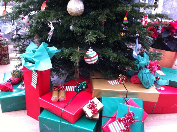 Classic Gift Wrap in Red, Green, & Gold: A Broad Cooking